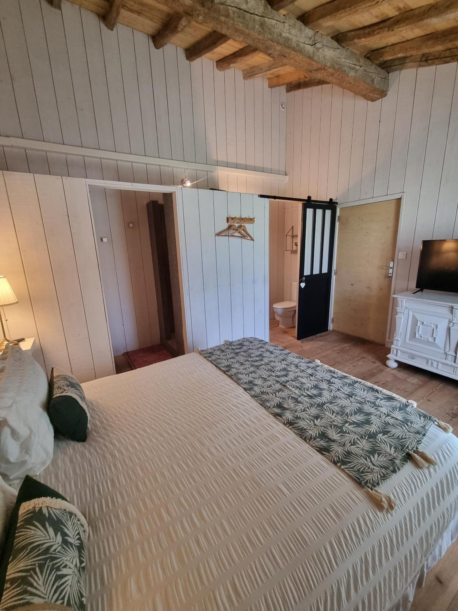 Bed and Breakfast LaRiviere Asques Zimmer foto